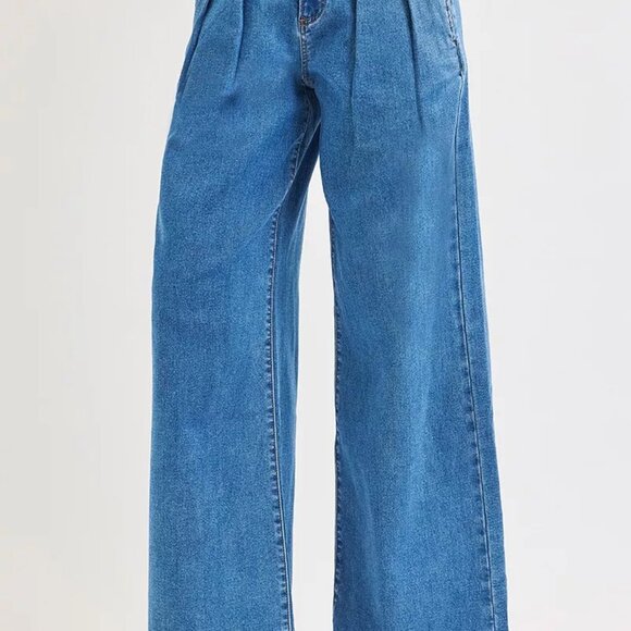 RISEN Full Size Mid Rise Fit Wide Leg with Pleated Detail Jeans Plus Size - Picture 2 of 7